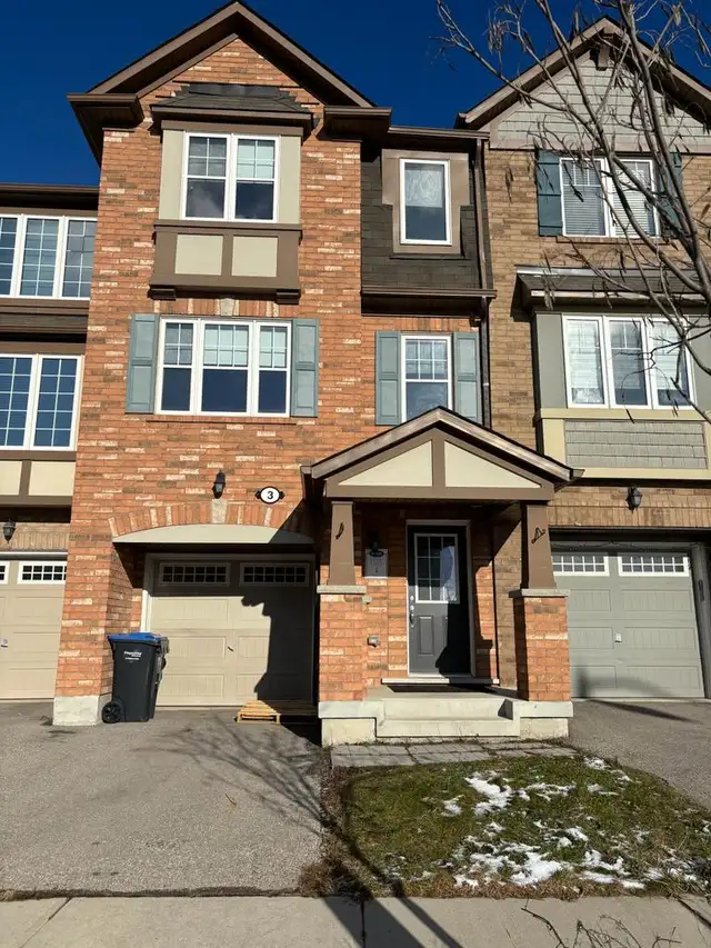 FULL TOWNHOME IN BRAMPTON 3 1 ROOMS 3 W/R