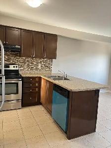 FULL TOWNHOME IN BRAMPTON 3 1 ROOMS 3 W/R - Photo 4