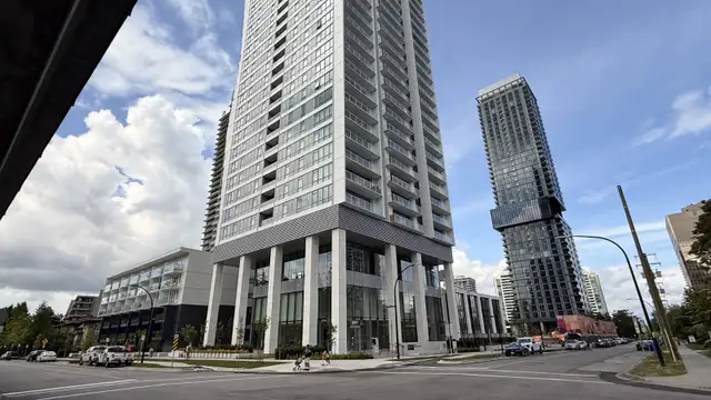Brand New Luxury 3 Bed   Den Condo at Metrotown Area for Rent!