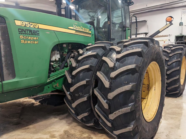Pneu de tracteur de grande taille