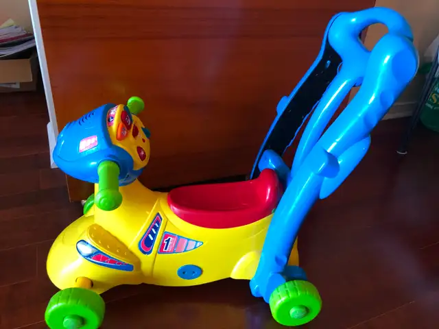 Vtech Sit to Race Smart wheels    6 – 36 mos.