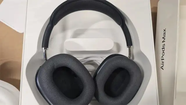 Brand New AirPods Max - Midnight (A3184)  READ  ALL NOTEs