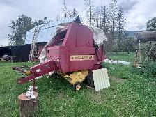For Sale: New Holland 650 Fastnet Round Baler