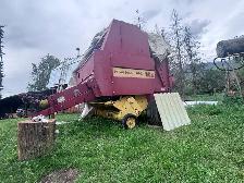 For Sale: New Holland 650 Fastnet Round Baler - Photo 2