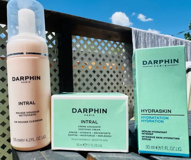 LOT DARPHIN PARIS — SOINS PEAUX SENSIBLES3 produits — NEUFS