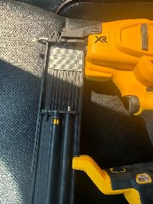 DEWALT 20V MAX XR LITHIUM-ION CORDLESS  18 GAUGE BRAD-NA - Photo 4