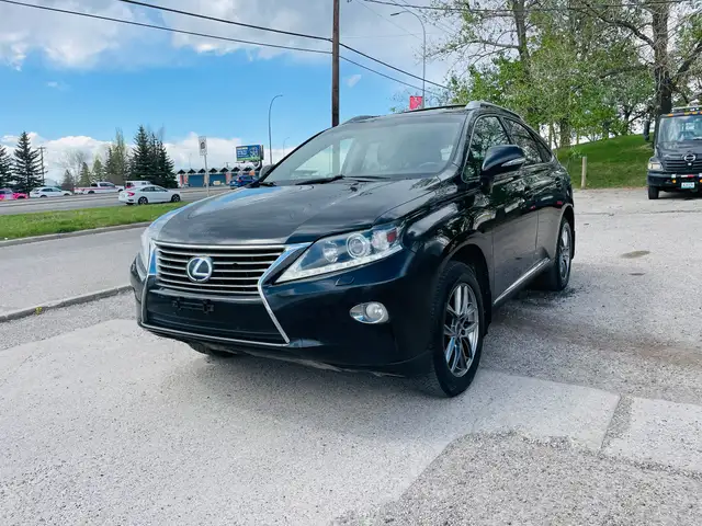AWD Hybrid With Leather Heated Seats, Sunroof, Backup Camera
