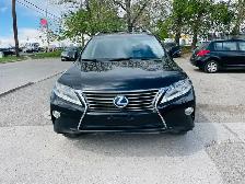 AWD Hybrid With Leather Heated Seats, Sunroof, Backup Camera - Photo 2