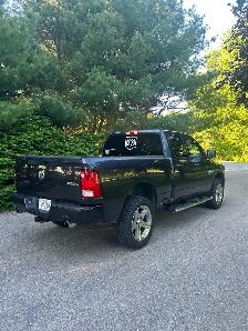 Super Clean 2018 Dodge Ram - Photo 3
