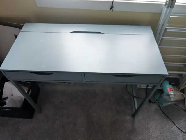 Free Desk