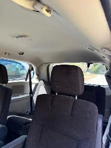 Dodge Grand Caravan SXT - Photo 6