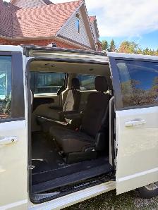 Dodge Grand Caravan SXT - Photo 7