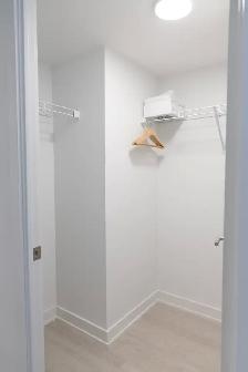 2 Bed 2 Wash Condo For Rent In Toronto - Photo 7