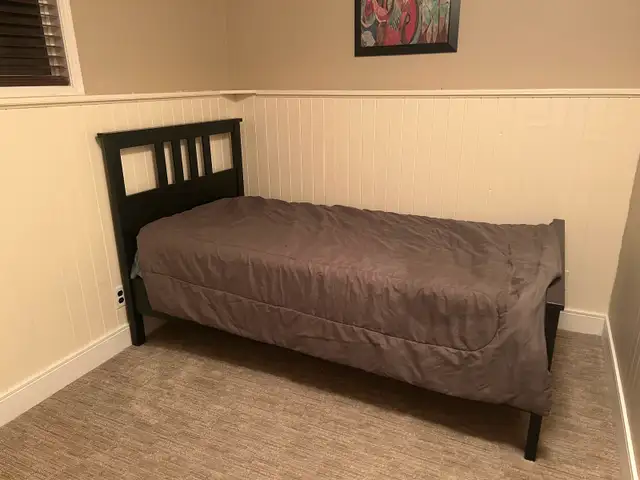 Single bed with mattress