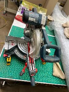 Bosch miter saw - Photo 9