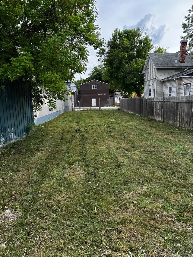 695 Selkirk Ave