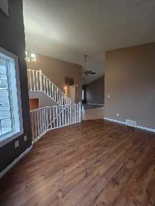 Bright & Spacious 2-Bedroom Main Floor Suite in Matt Berry - Photo 5