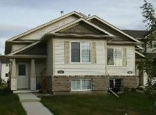 Spacious Duplex for rent in Deer Valley Leduc!