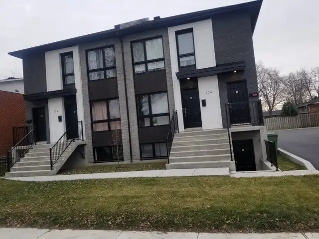TRÈS GRAND 3 ½ NEUF À LOUER – DISPONIBLE  1ER JUILLET