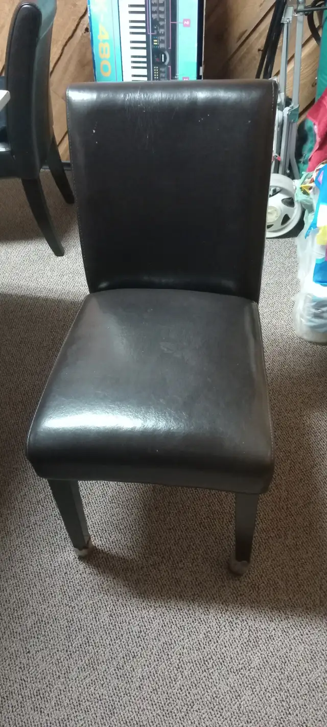 Dining room chairs FREE