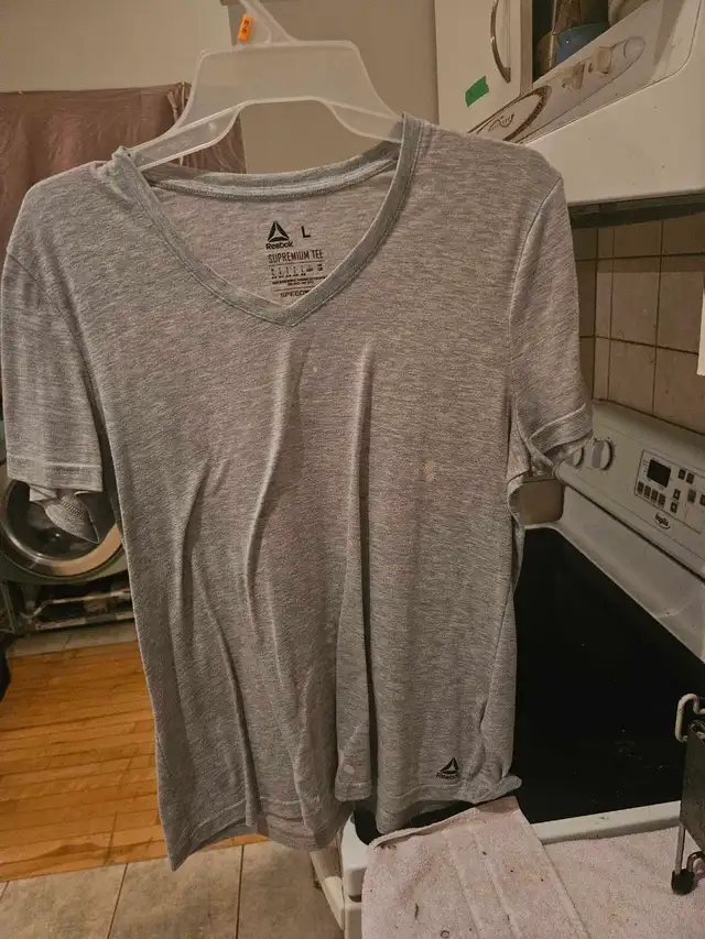 grey top
