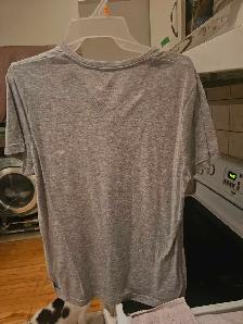 grey top - Photo 2