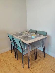 Modern Dining Table Set  – Excellent Condition - Photo 2