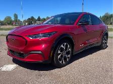2023 Ford Mustang Mach-E Premium Extended Range AWD | Leather