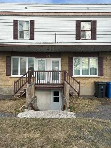 GRAND 6 1/2 A LOUER A PARC EX 1700$