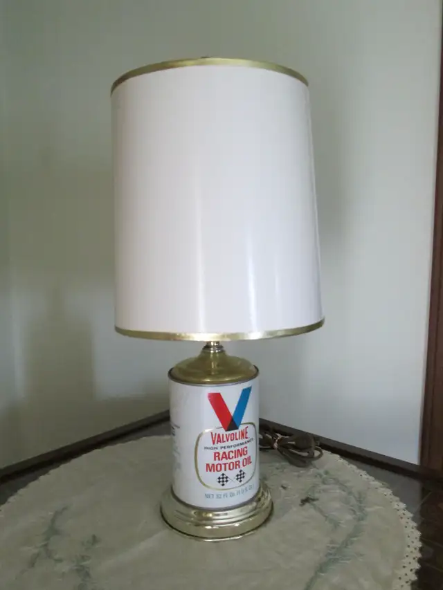 VALVOLINE LAMP