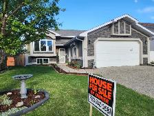 Beautiful home in Whitecourt AB