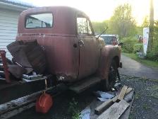 1951 Chev 2 Ton  Cab & chassis - Photo 2