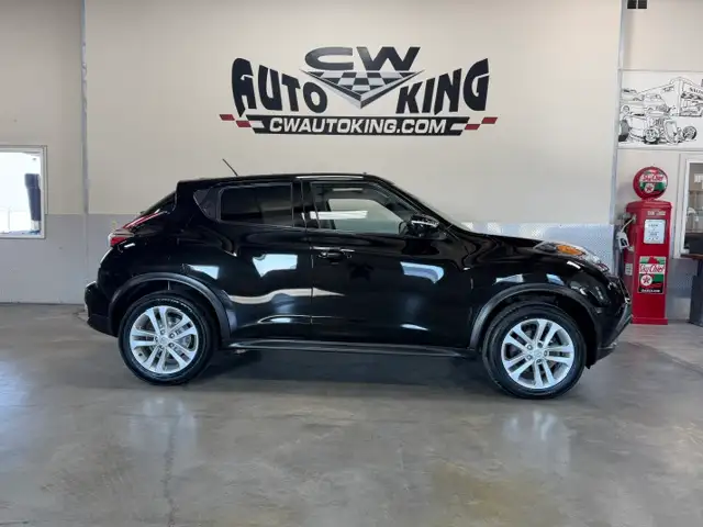 2015 Nissan Juke SL Tech / AWD / Low Mb. Kms / Heated Leather