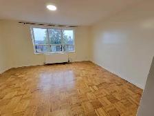 BACHELOR/STUDIO APARTMENT - TORONTO - Photo 3