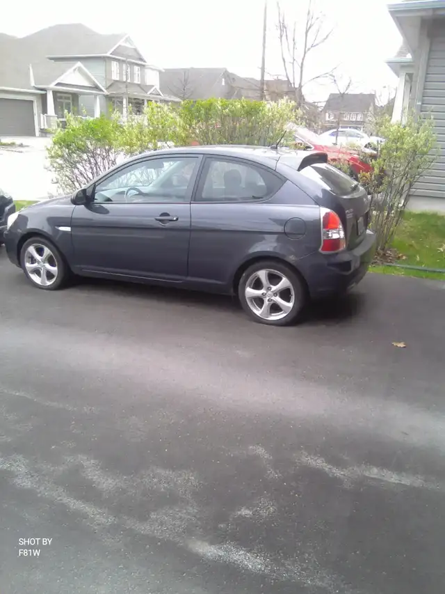 Hundai accent, hatchback
