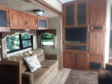 For Sale   Montana  5th wheel travel trailer