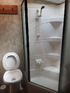 For Sale   Montana  5th wheel travel trailer - Photo 5