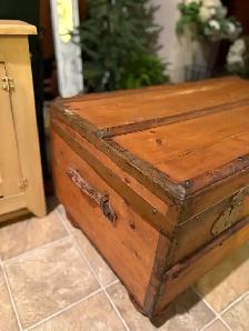 Wooden trunk - Photo 3