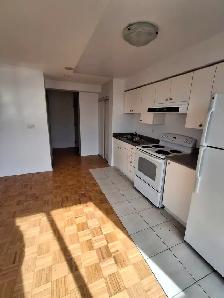 Affordable Market Rent Units – Queen West | 2-Bedroom, 3-Bedroom - Photo 6