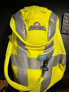 New Igloo Hi Visibility Safety XL Vest with2 Liter Water Bladder - Photo 4
