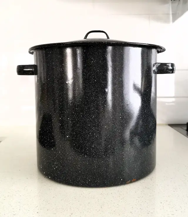 Brand New Enamel BucketBrand New Enamel Bucket   $25.00   Descri