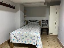 One room for rent - Minutes from Victoria Park Subway Station - Photo 2