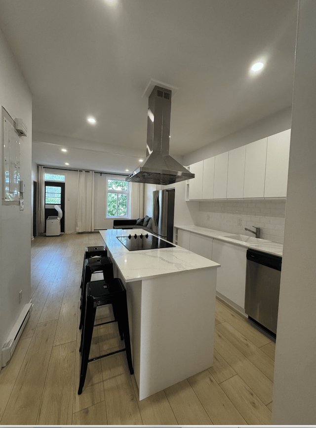 Magnifique 3 ½ au 3eme et dernier etage — Animaux acceptés!