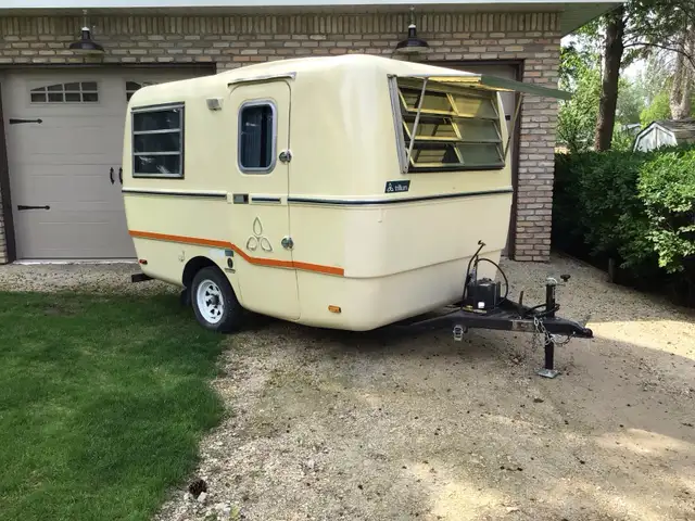 1977 Trillium 1300 Fiberglass Camper