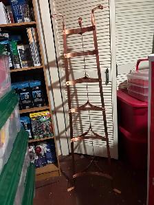 pots and pans stand