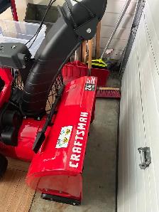 Craftsman 24" snowblower - Photo 2