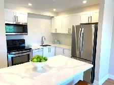 Lrge Exec 2-Storey 2 BR Condo @ Bloor St W & Royal York