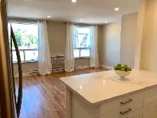 Lrge Exec 2-Storey 2 BR Condo @ Bloor St W & Royal York - Photo 4
