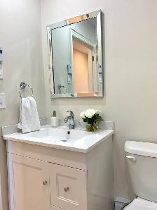 Lrge Exec 2-Storey 2 BR Condo @ Bloor St W & Royal York - Photo 8