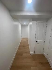 À LOUER – Appartement rénové de 4 chambres sur 2 niveaux - Photo 11
